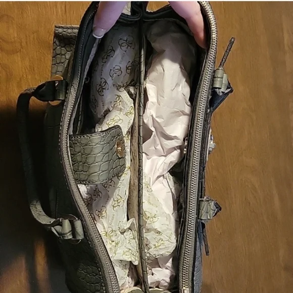 Embossed Guess Shoulder Bag - Picture 10 of 15